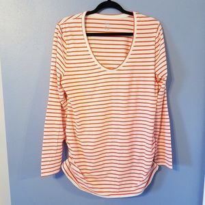 2/$15 Old Navy Maternity long sleeve fitted tee